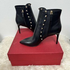 NIB Valentino Garavani Rockstud Studded Pointed Pump Heel Ankle Boot Bootie 39.5